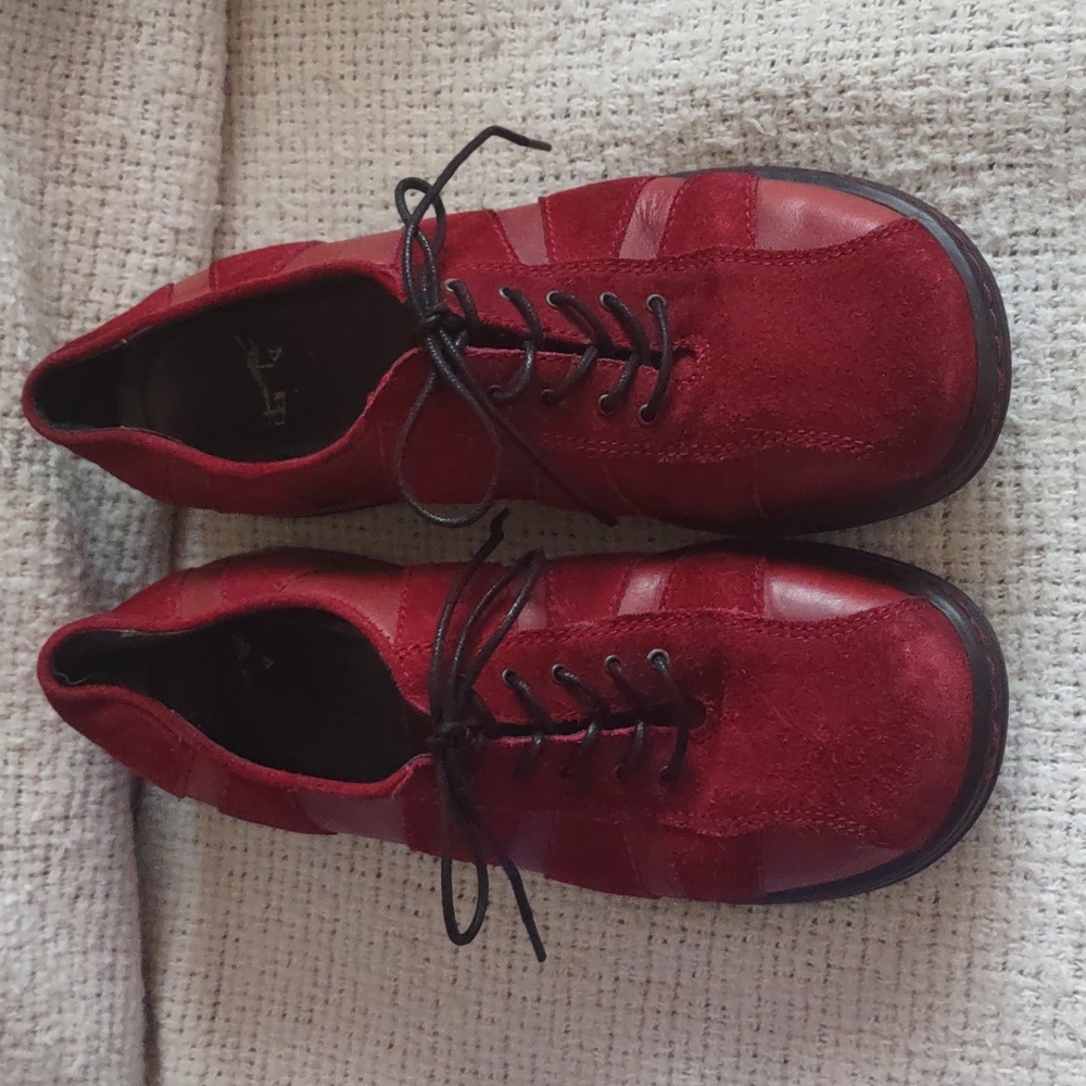 Dansko Red Leather & Suede Lace-Up Oxfords 39